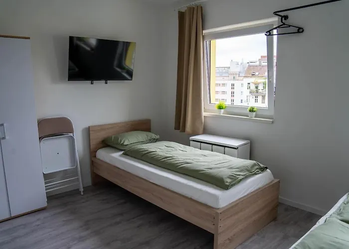 Cozy Close To Metro And 10 Minutes To Center *
